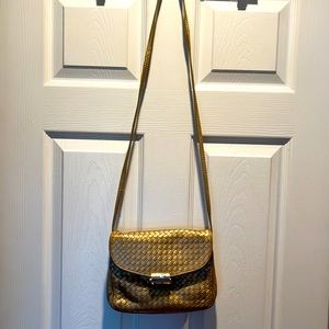 Ganson Gold leather shoulder bag with outside pocket